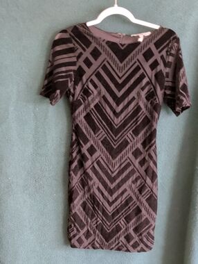 Black Geometric Short-Sleeve Mini Dress - Women's